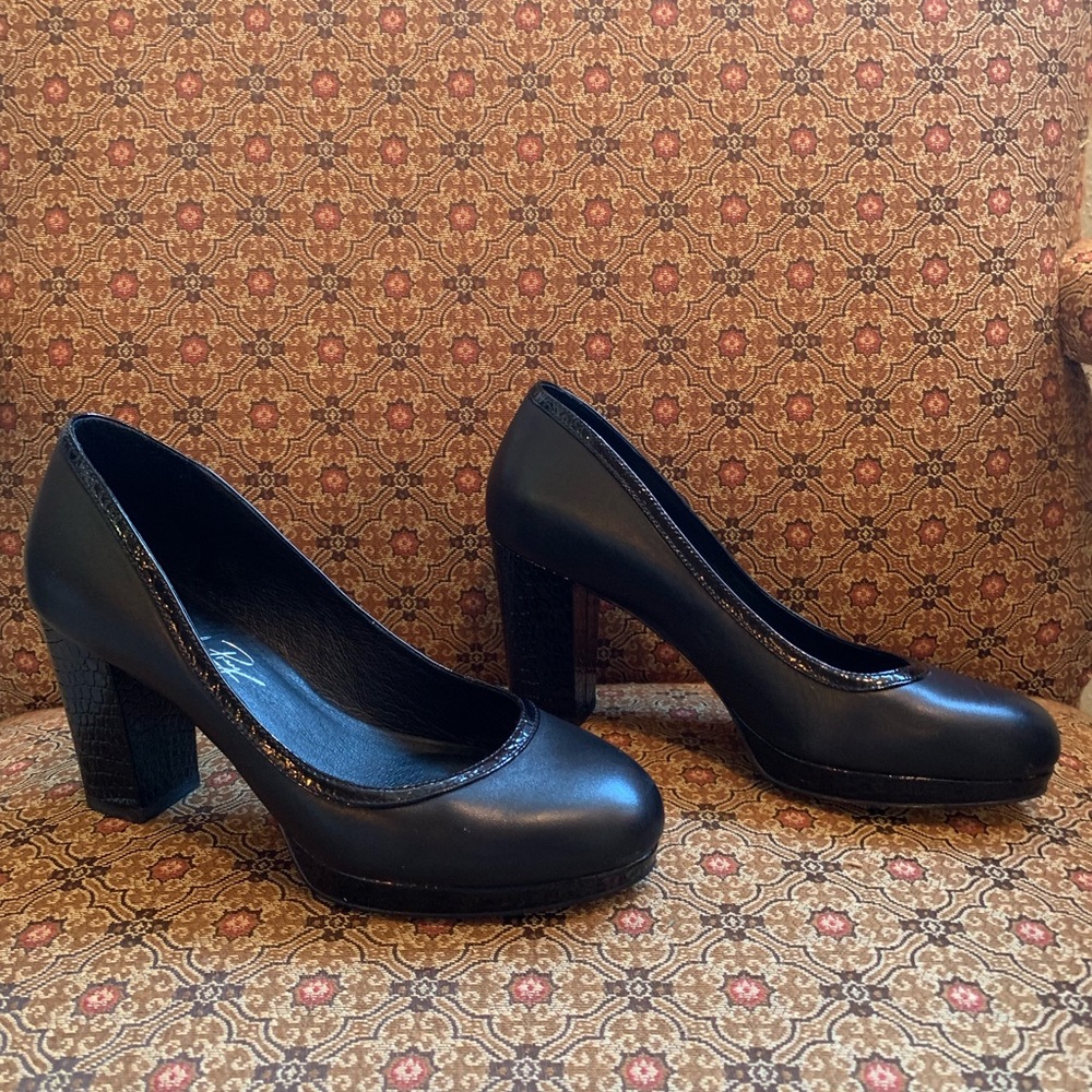 Shoes of Prey Black Leather Block Heel Shoes